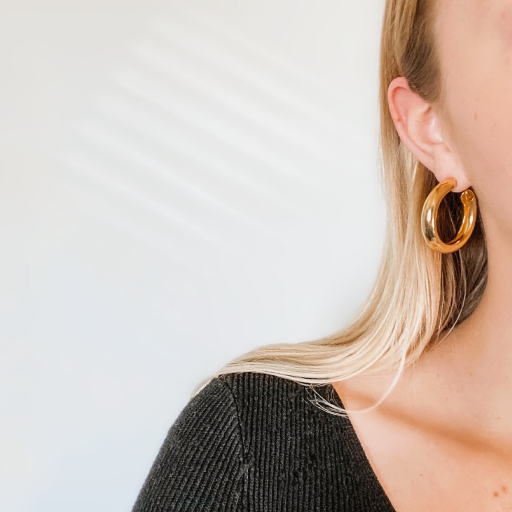 Vintage 90s Chunky Gold Hoops - Picture 4 of 6